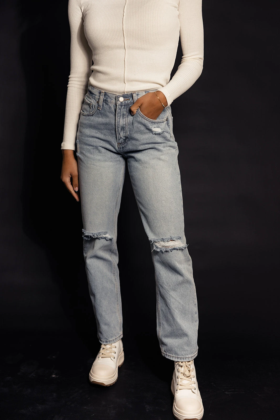 Brayden Loose Fit Distressed Jeans - Image 7