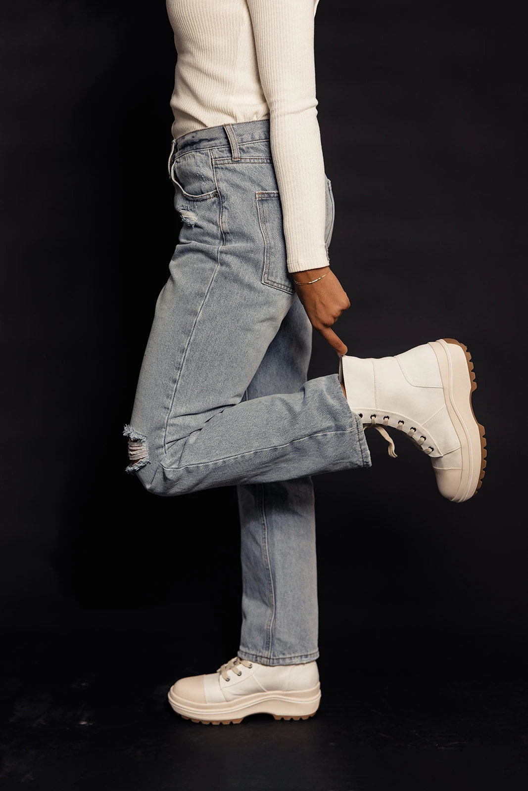 Brayden Loose Fit Distressed Jeans - Image 9