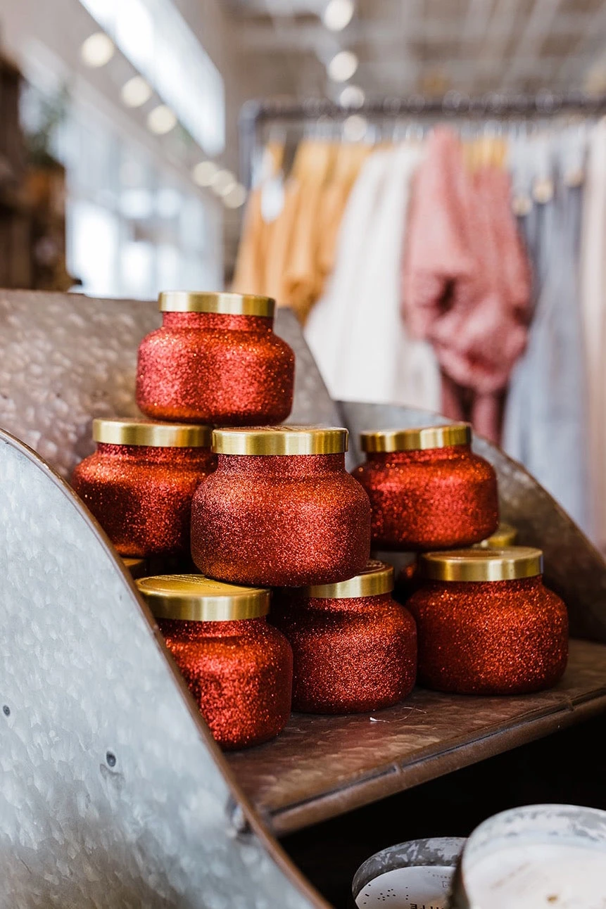 Capri Blue Volcano Glam Candle - Image 4