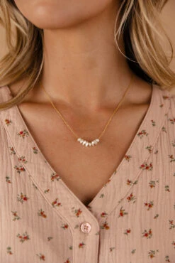 Isla Pearl Necklace