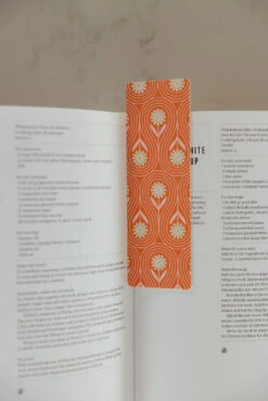 Daisy Chain Bookmark
